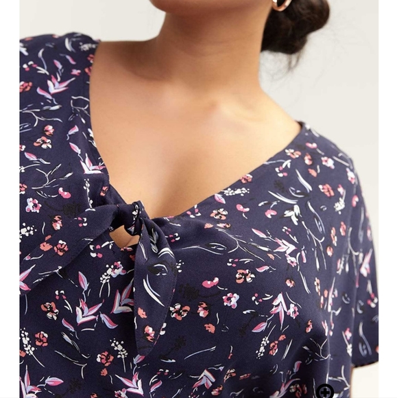 Reitmans Floral Fit & Flare Dress  2X  Navy floral - Picture 6 of 6